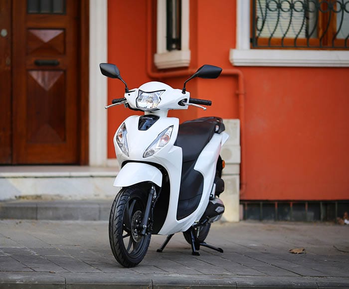 Honda Dio scoter