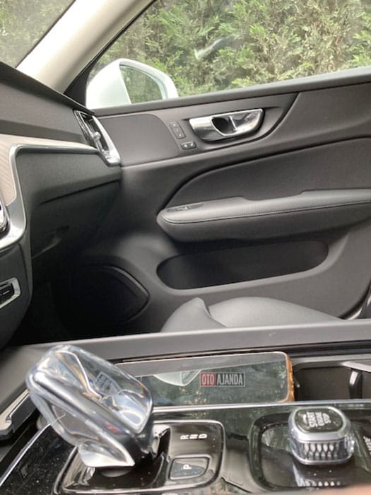 YEni nesil otomatik vites kolu Volvo S60 2021