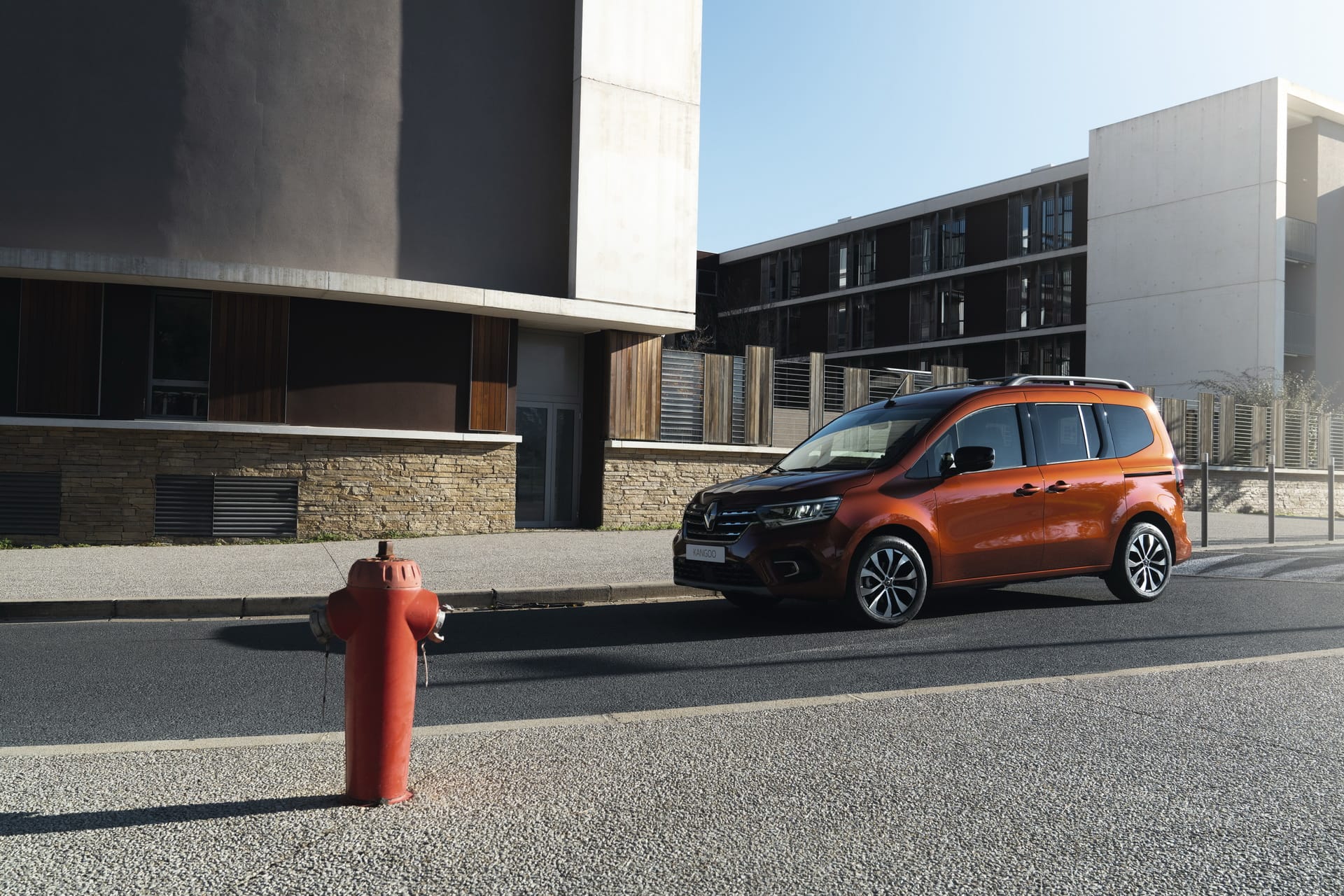 yeni 2021 renault kangoo avrupa fiyatı