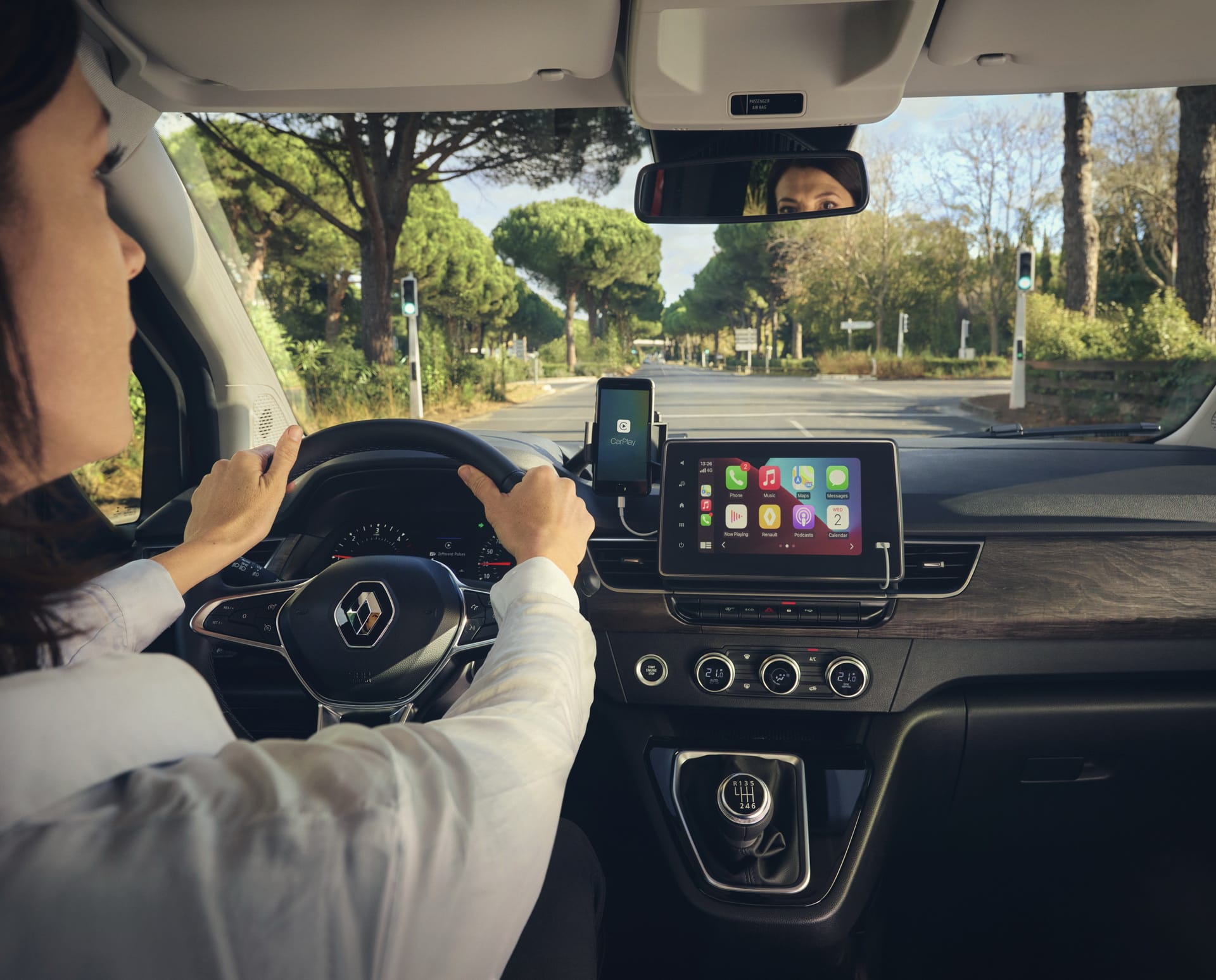 2021 renault kangoo bilgi eğlence ekranı