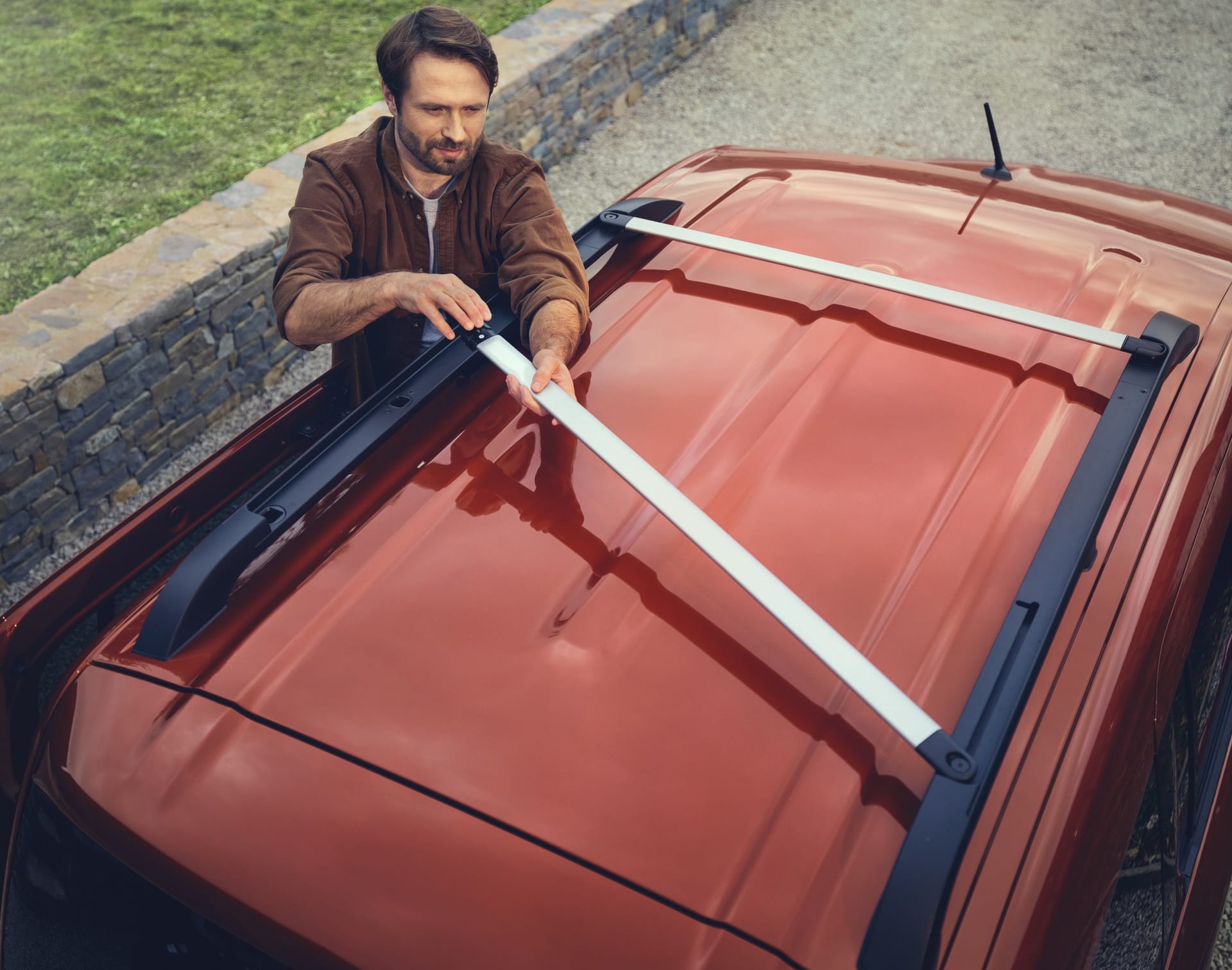 yeni renault kangoo avrupa fiyatı