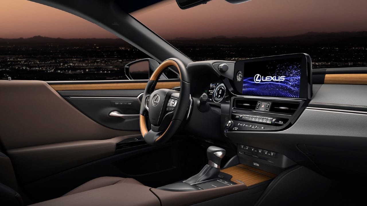 makyajlı lexus es içi