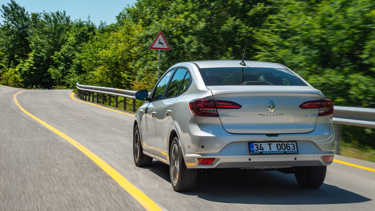 Renault Taliant yolda