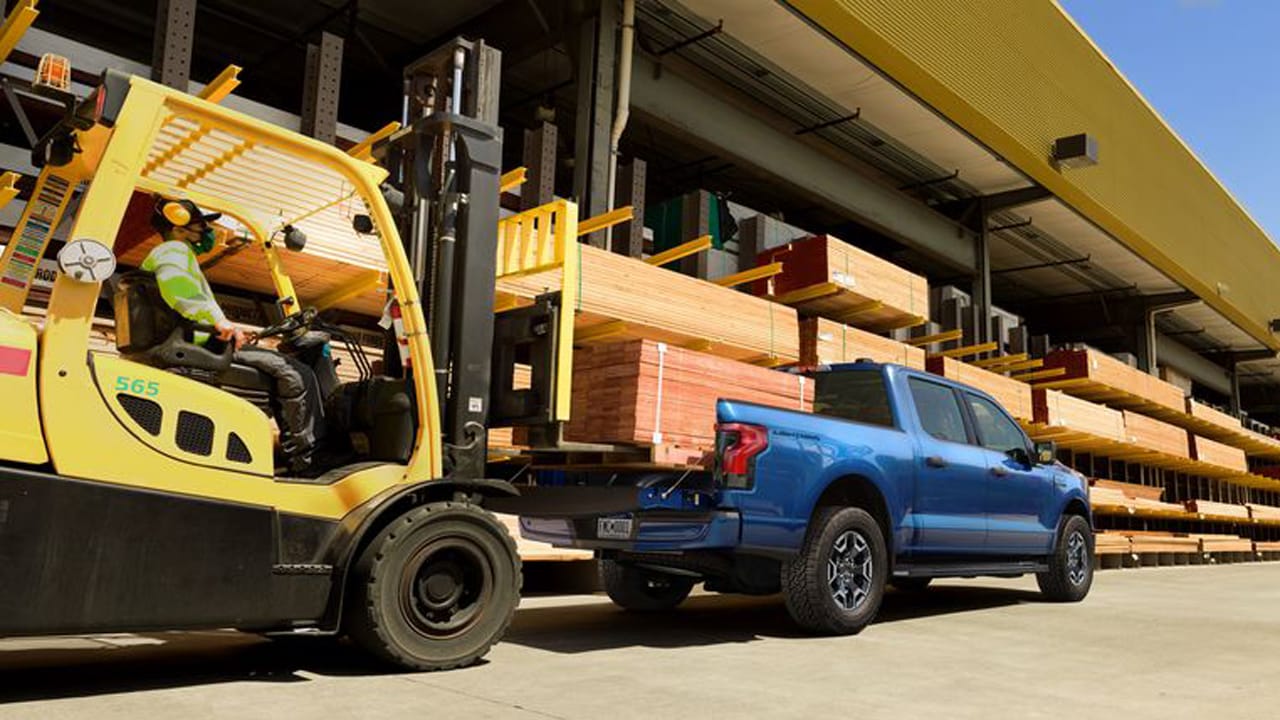 Ford F-150 Lightning (2022)