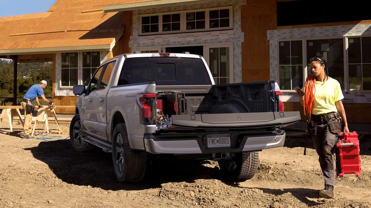 Ford F-150 Lightning (2022)