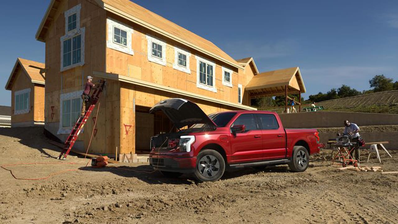 Ford F-150 Lightning (2022)