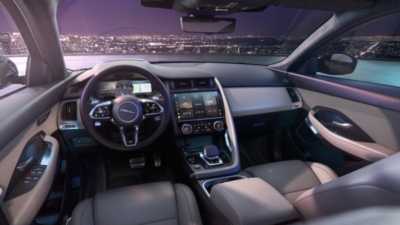 Yeni Jaguar E-PACE içi