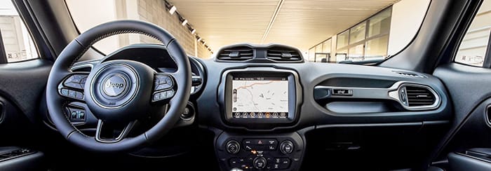2021-yeni-Jeep-Renegade-80.yıl-kokpit