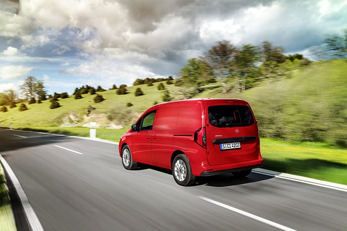 Mercedes-Benz Citan-arka-görünüm-kırmızı