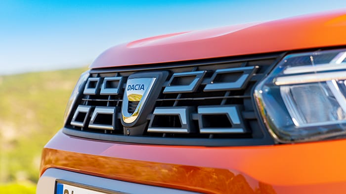 Yeni-Dacia-Duster-EDC-yeni-on-ızgara