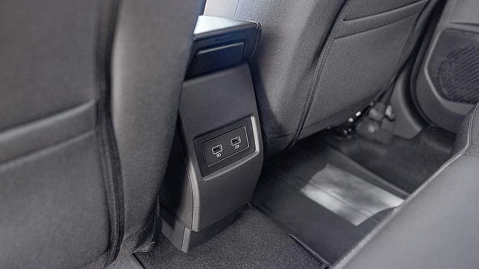 Yeni-Dacia-Duster-EDC-usb-soketleri