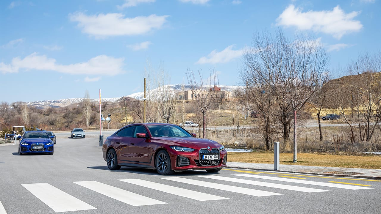 yeni BMW i4 Türkiye fiyatı ve özellikleri