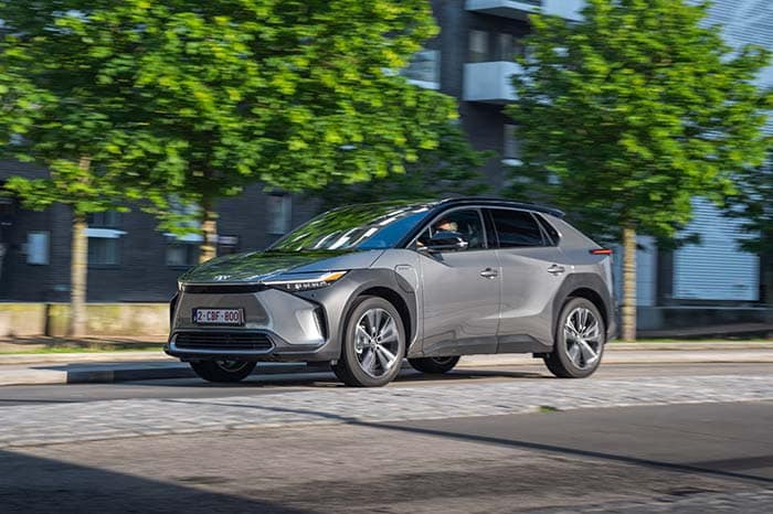 Toyota Avrupa'da elektrikli araç atağına başlıyor