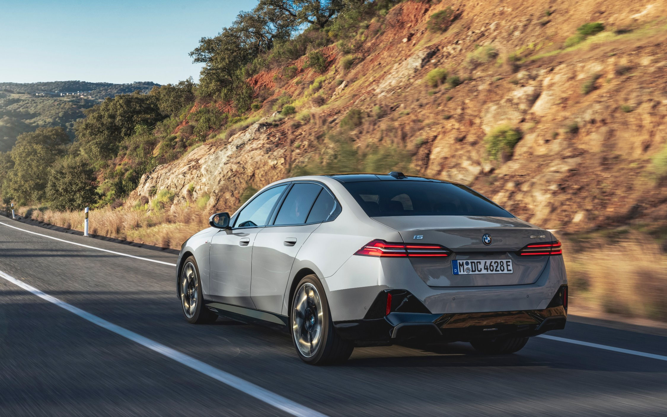 tamamen elektrikli yeni bmw 5 serisi