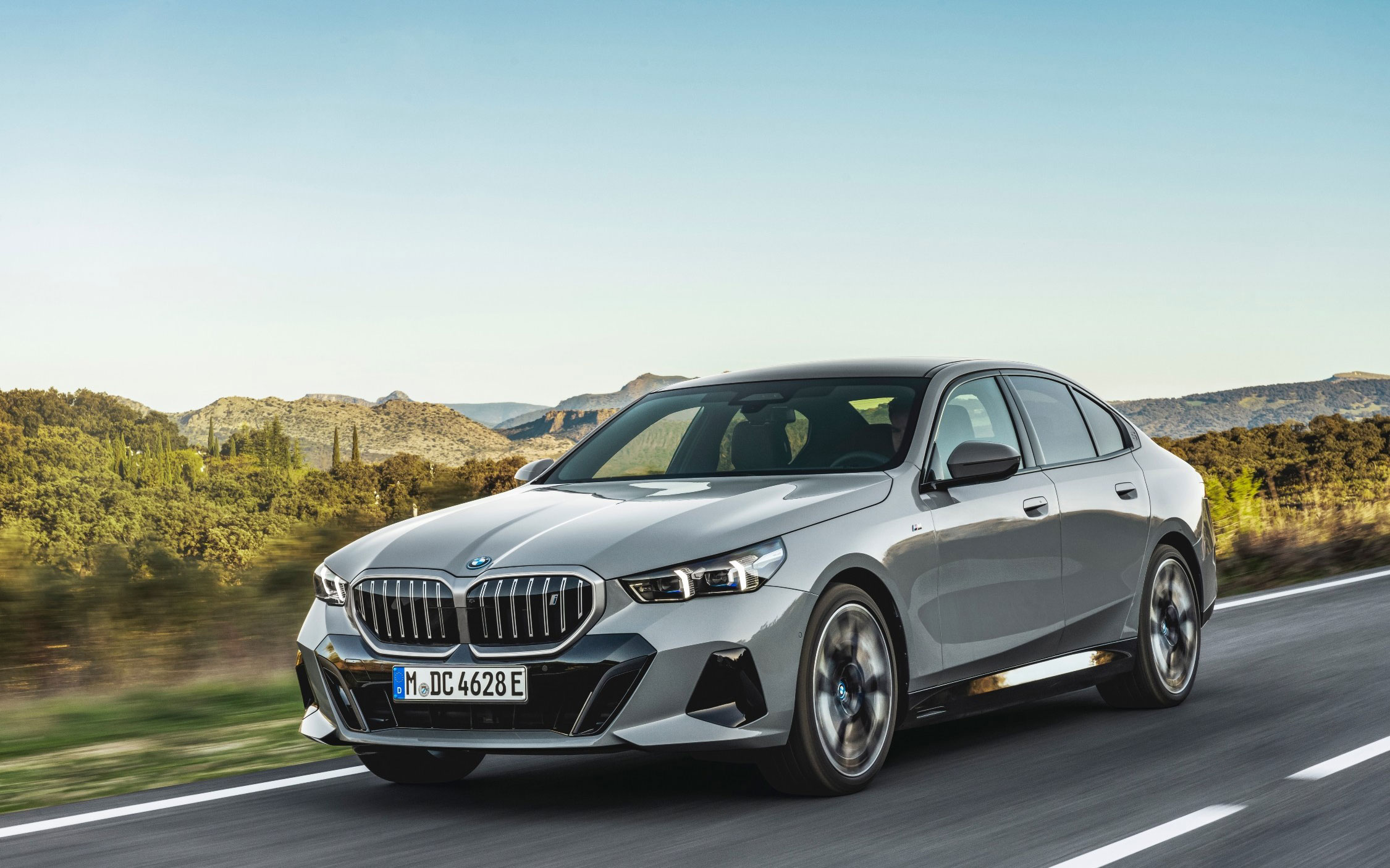 tamamen elektrikli yeni bmw 5 serisi