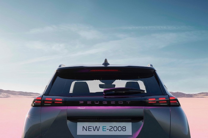 YENİ PEUGEOT 2008 elektrikli versiyonda menzil artırıldı