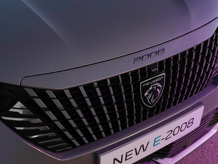 YENİ PEUGEOT 2008 ön görünümü güncellendi