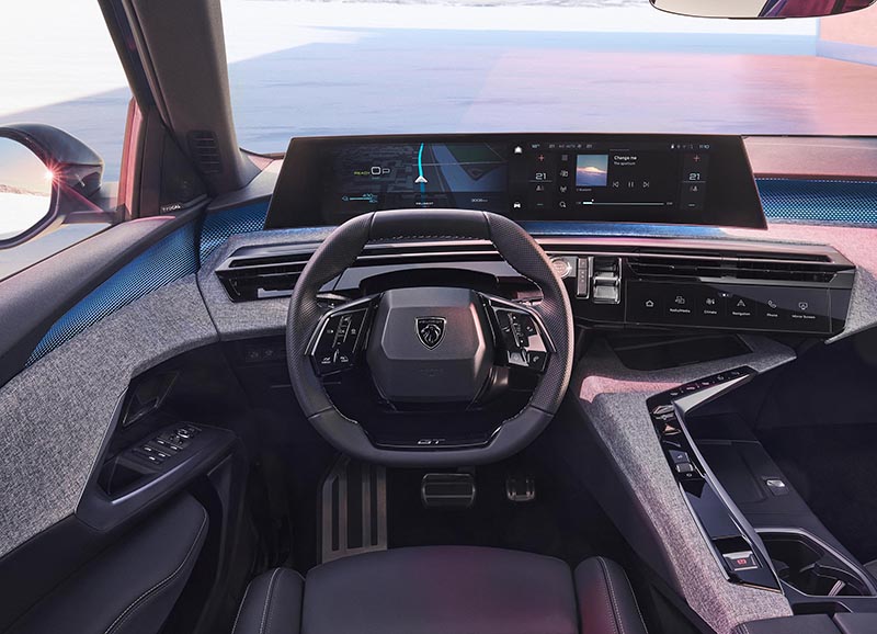 YENİ PEUGEOT E-3008 kokpiti