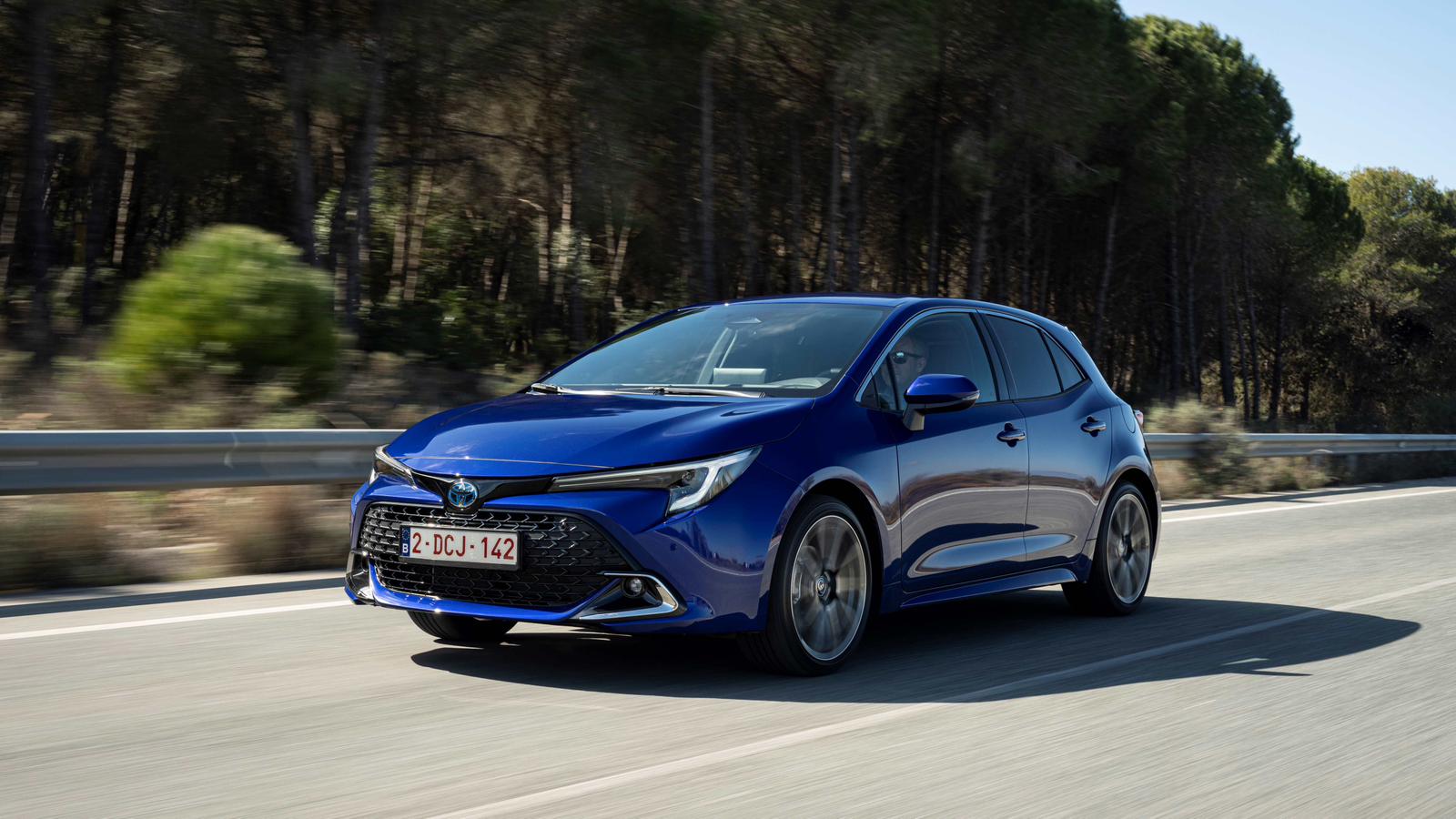 yeni toyota corolla hatchback