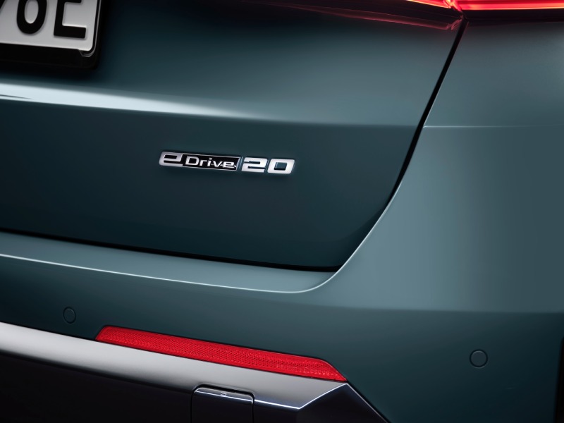 Yeni BMW iX1 eDrive20-logo